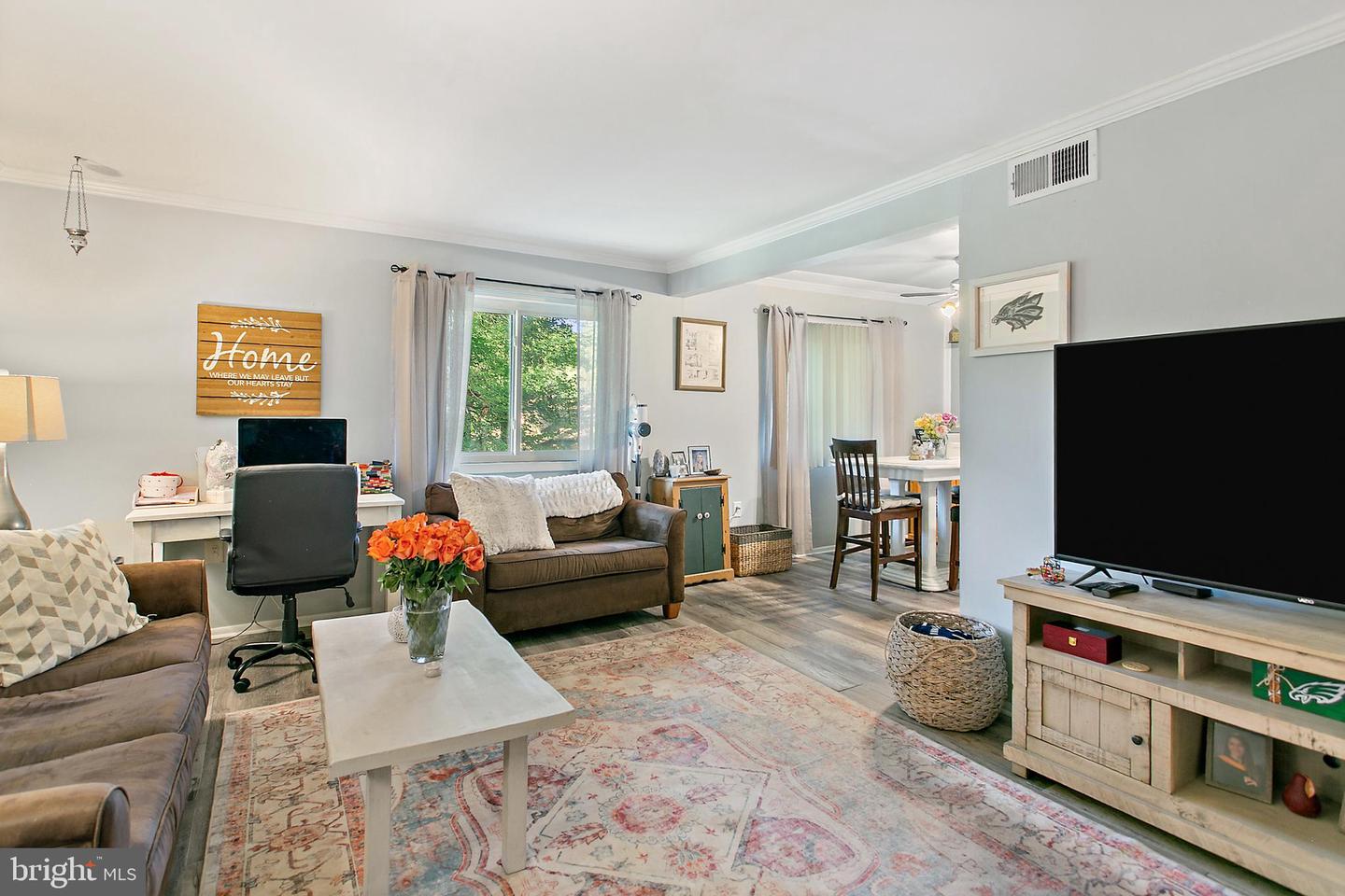 403 Painters Crossing #403 Property Photo 5