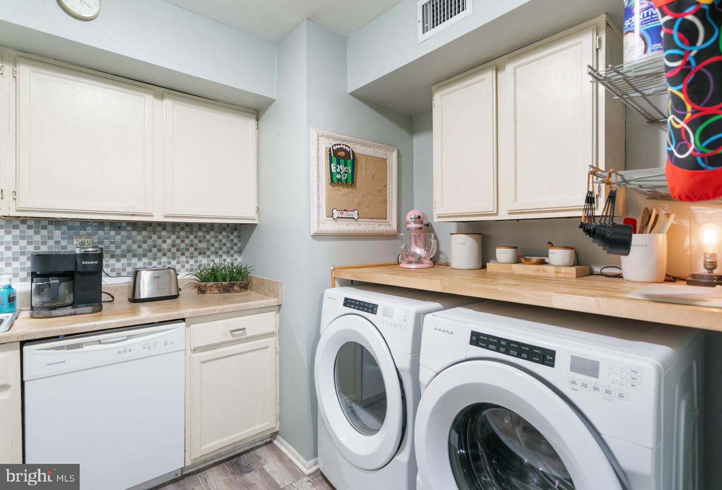 403 Painters Crossing #403 Property Photo 9