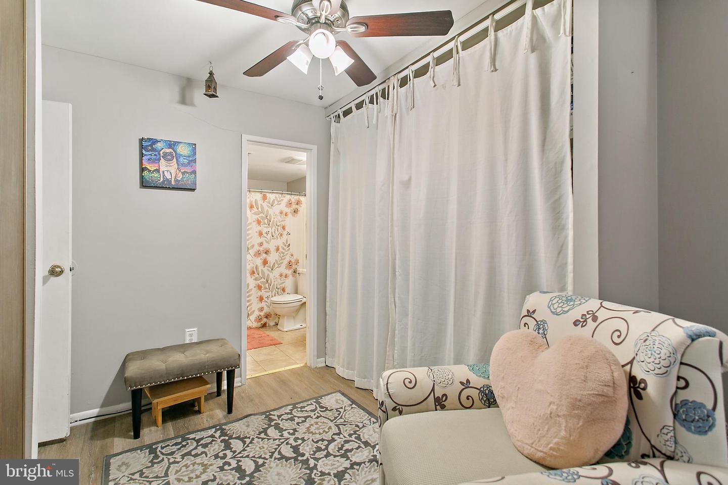 403 Painters Crossing #403 Property Photo 16