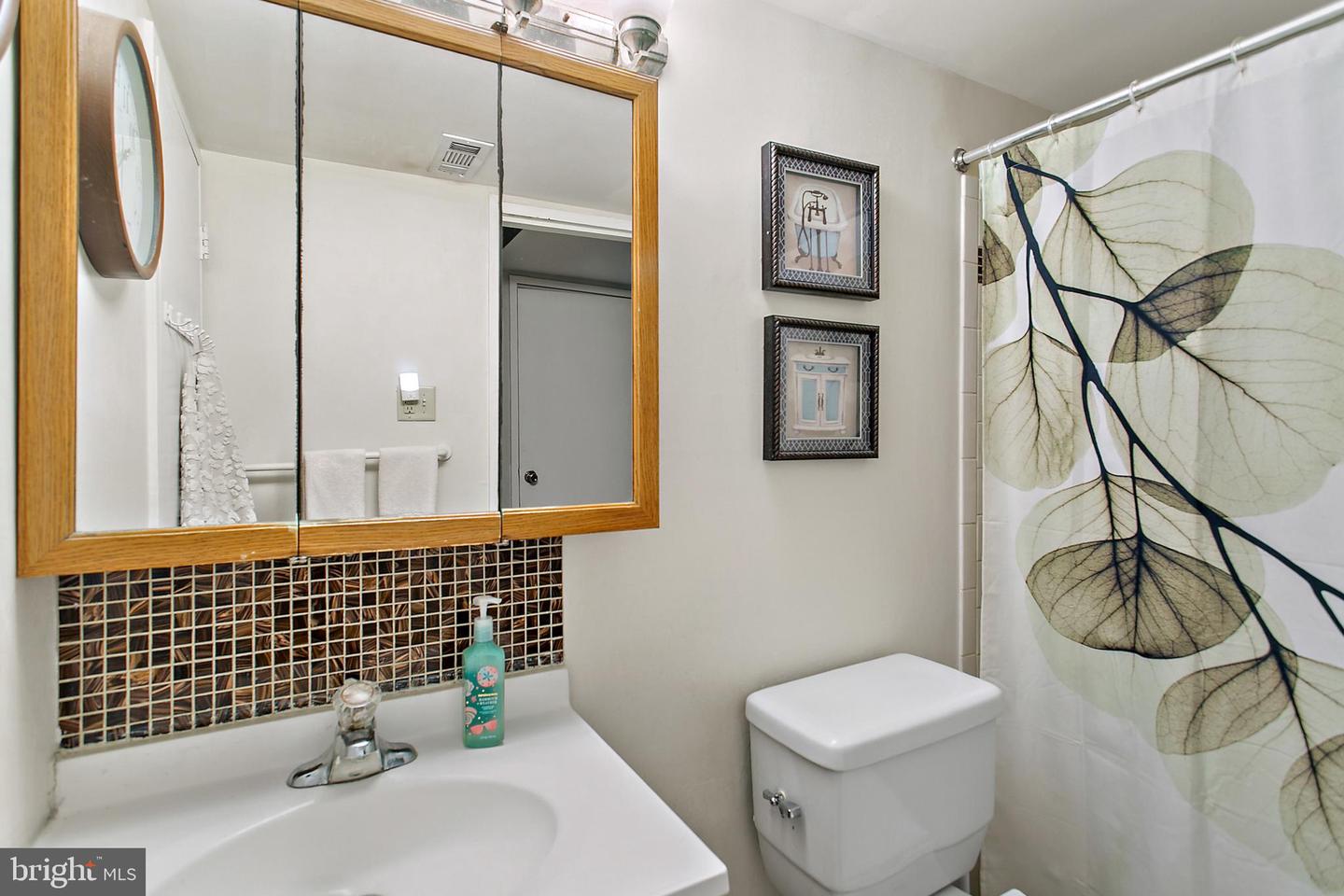 403 Painters Crossing #403 Property Photo 22