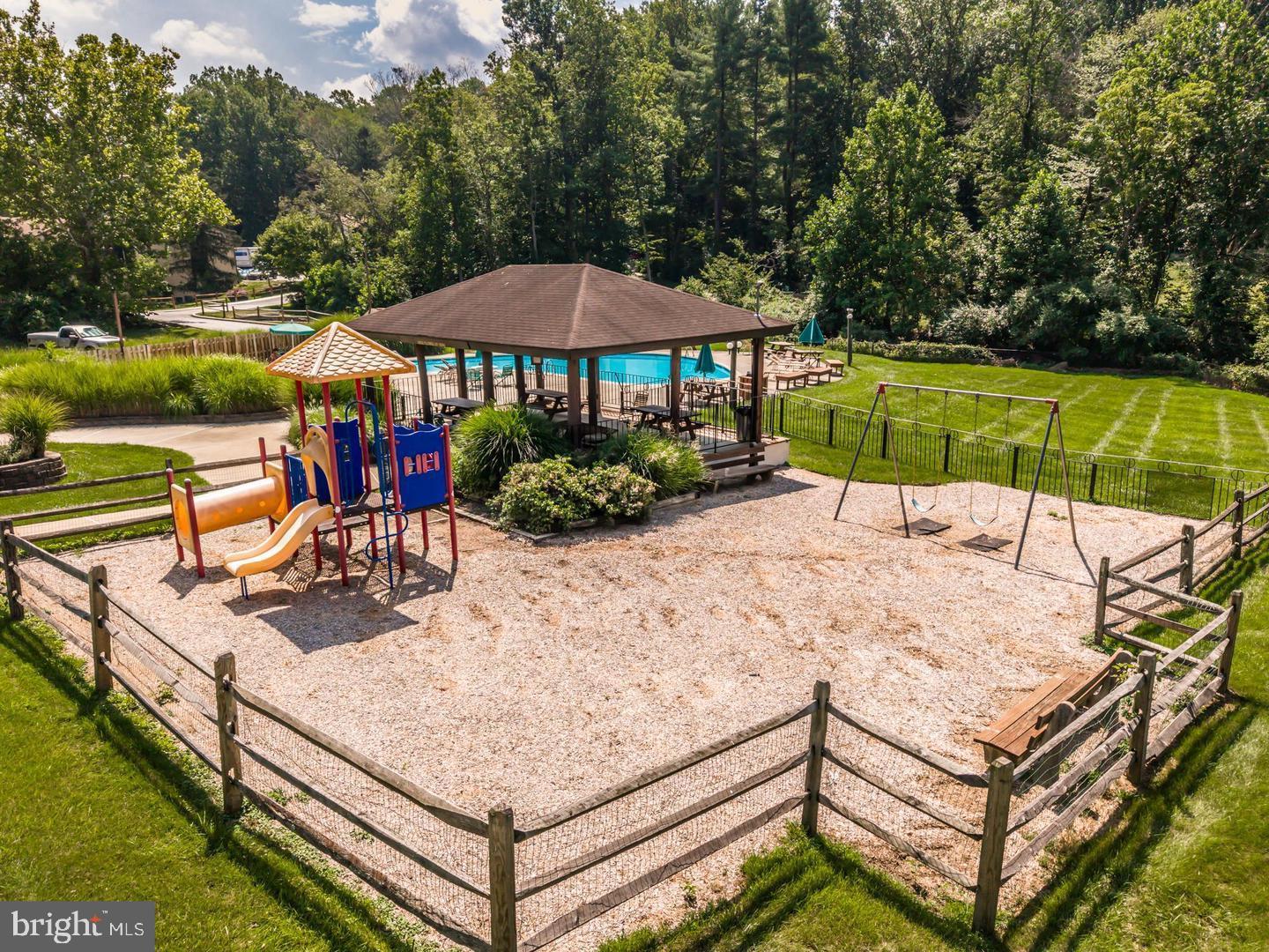 403 Painters Crossing #403 Property Photo 33