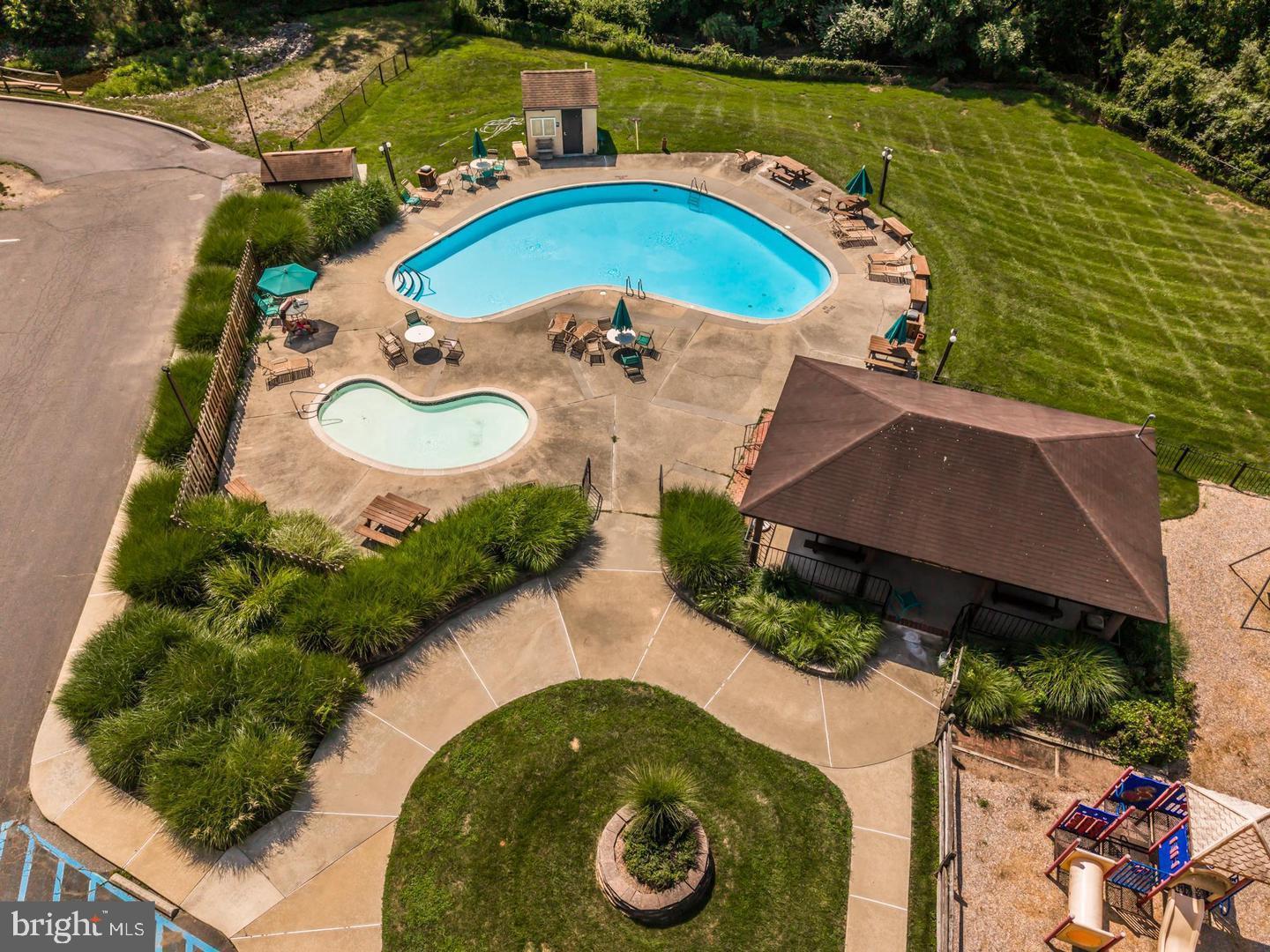 403 Painters Crossing #403 Property Photo 34