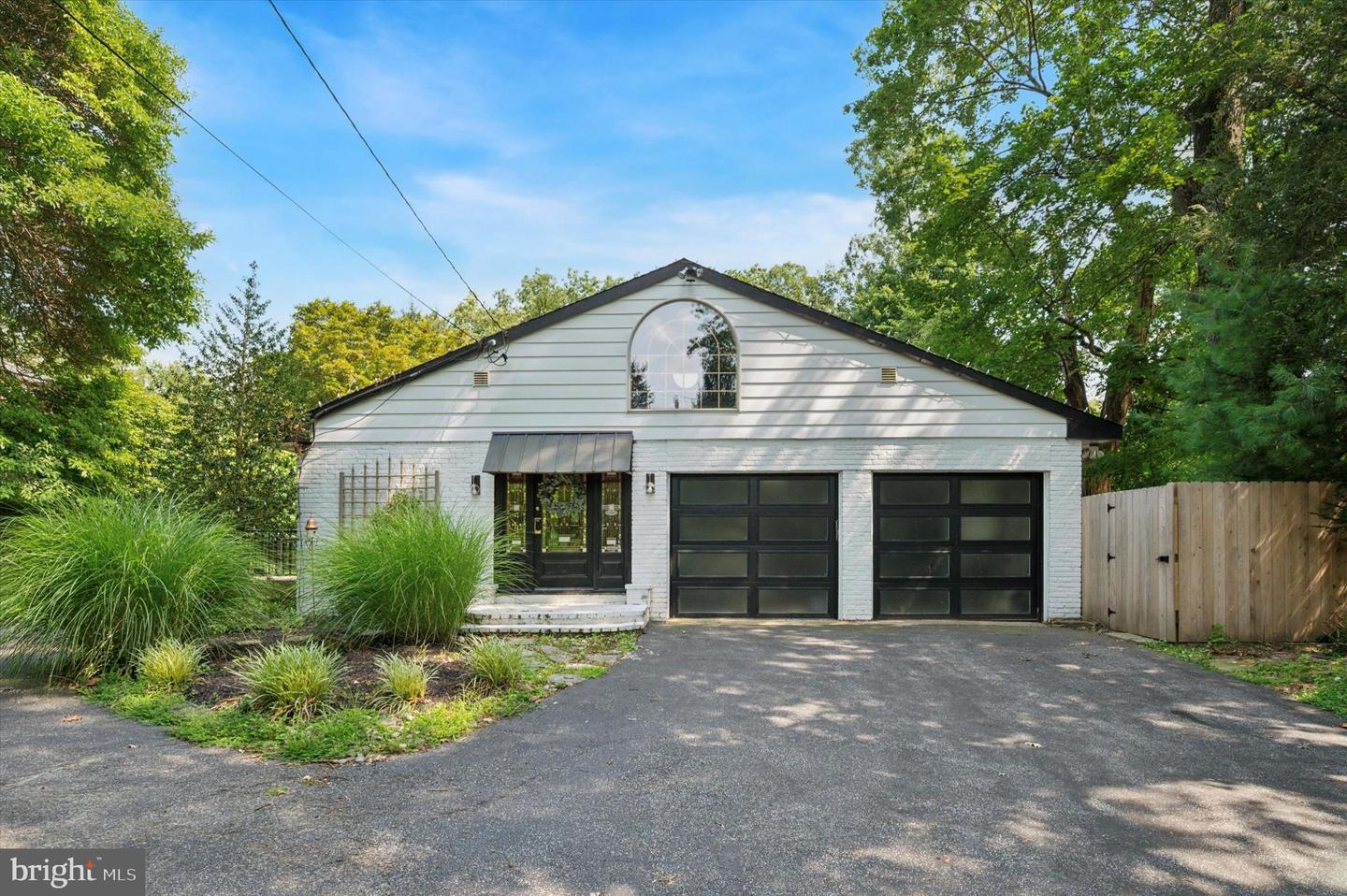 300 W Rose Tree Rd Property Photo 1