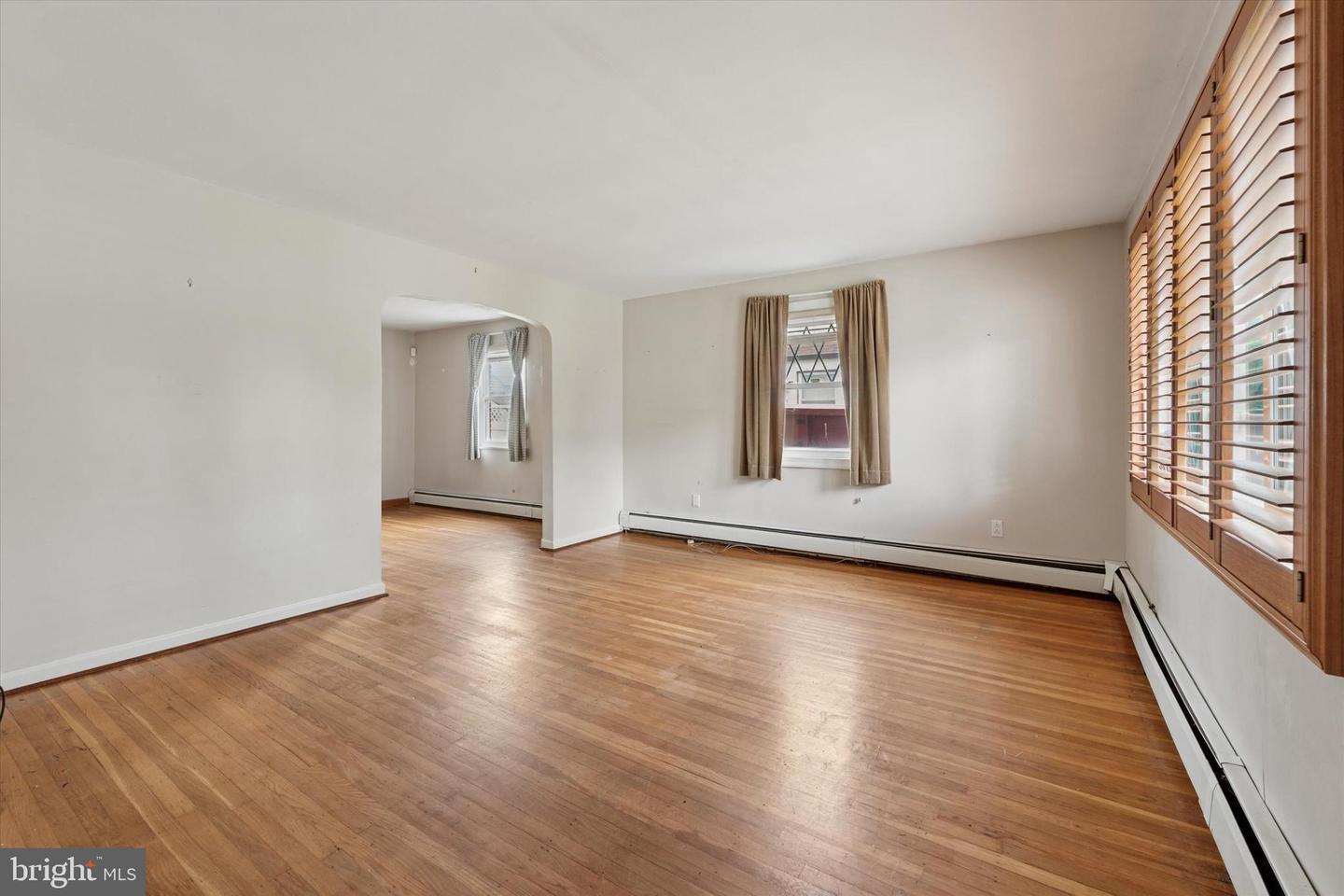 4 N Sycamore Ave Property Photo 2