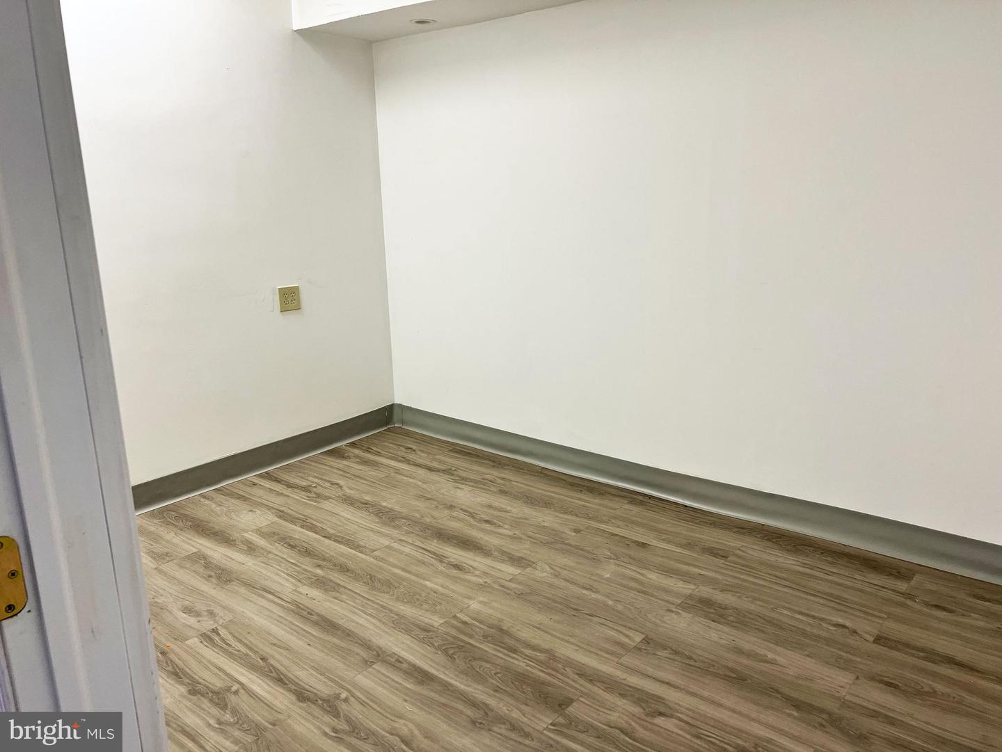 23 Park Ave Property Photo 8