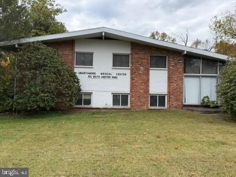300 S Chester Rd Property Photo 1