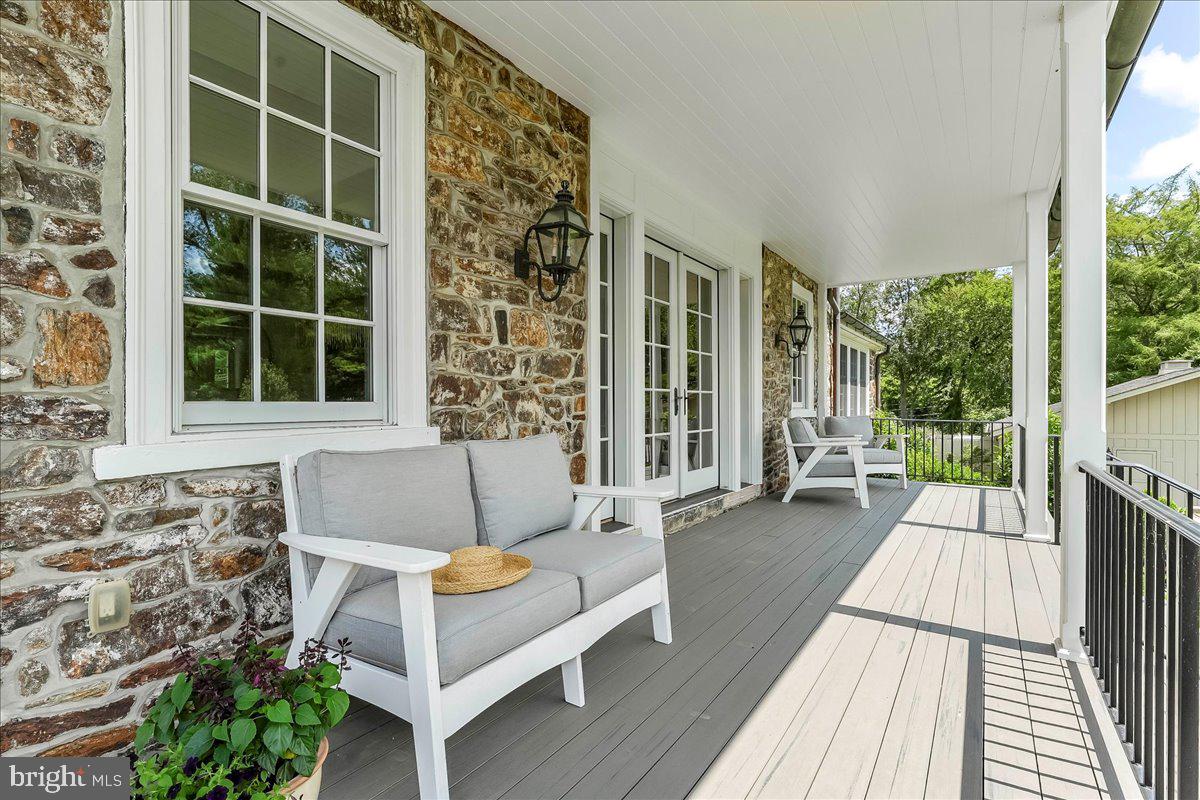 80 Heyburn Rd Property Photo 10