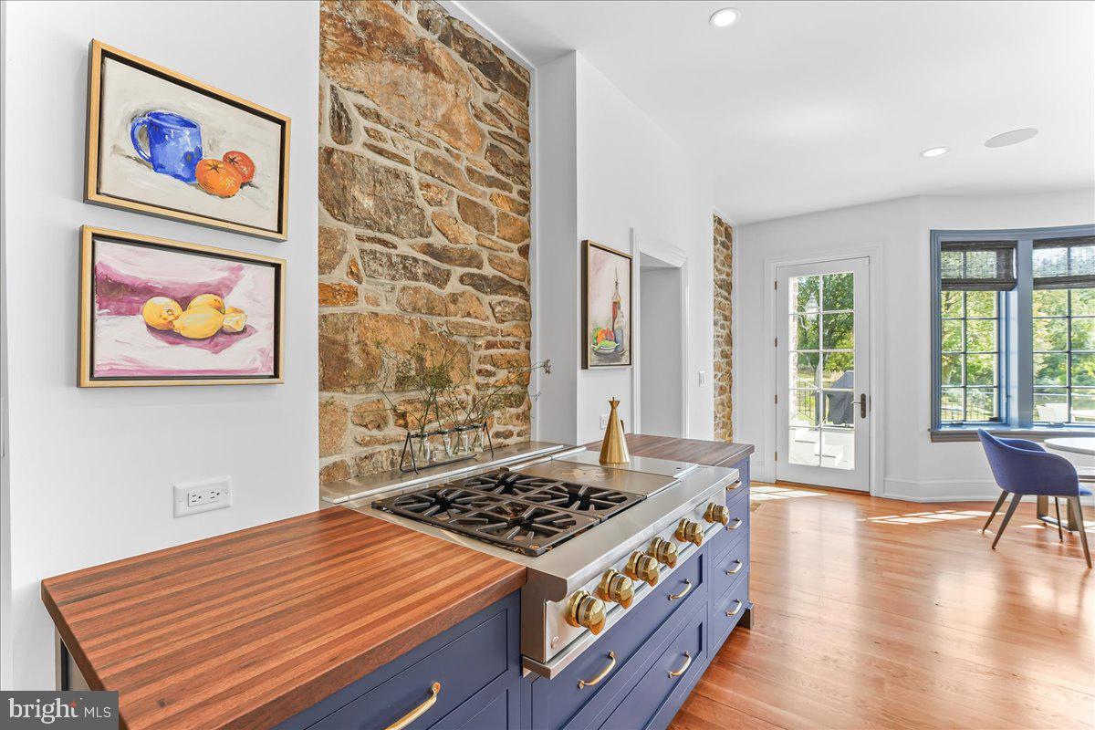 80 Heyburn Rd Property Photo 36