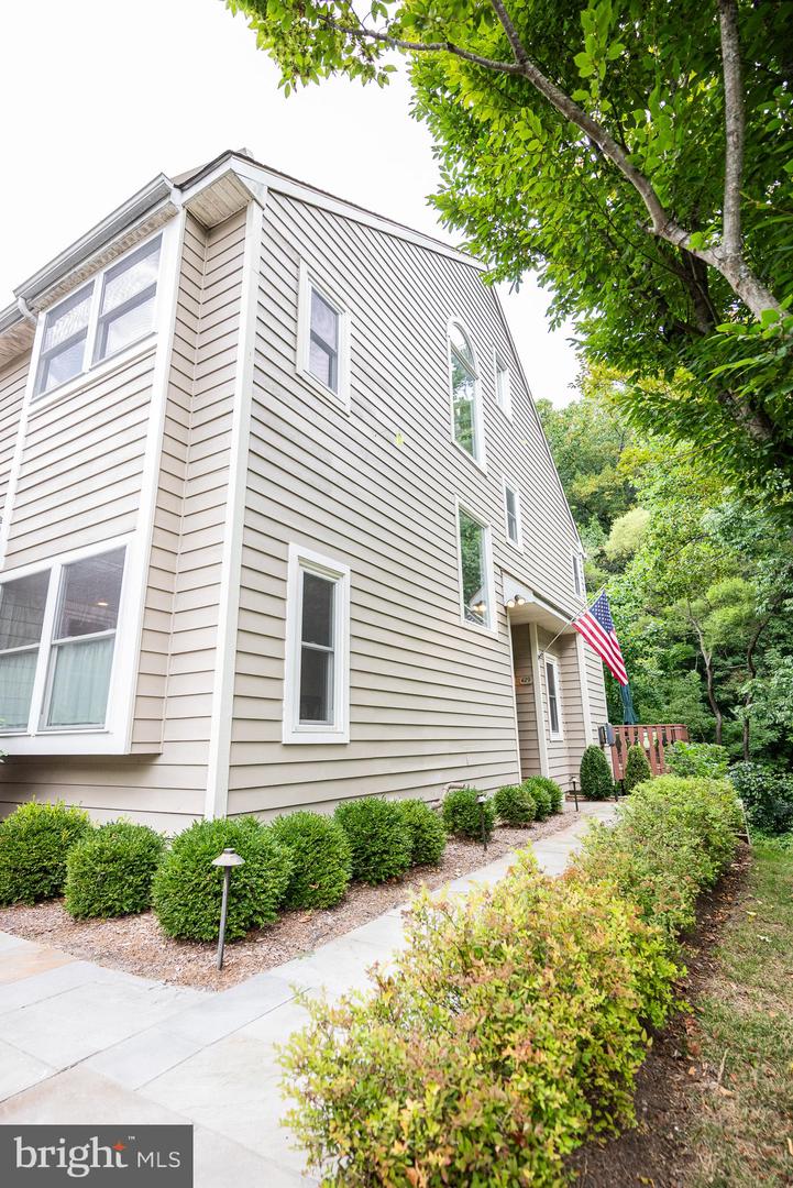 429 Wooded Way Property Photo 3