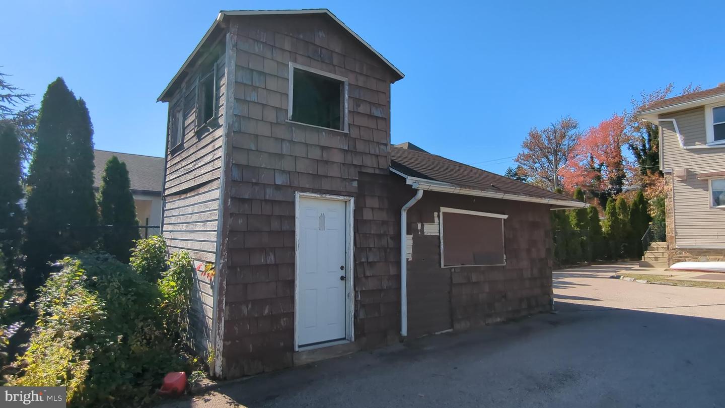323 S Chester Pike Property Photo 7