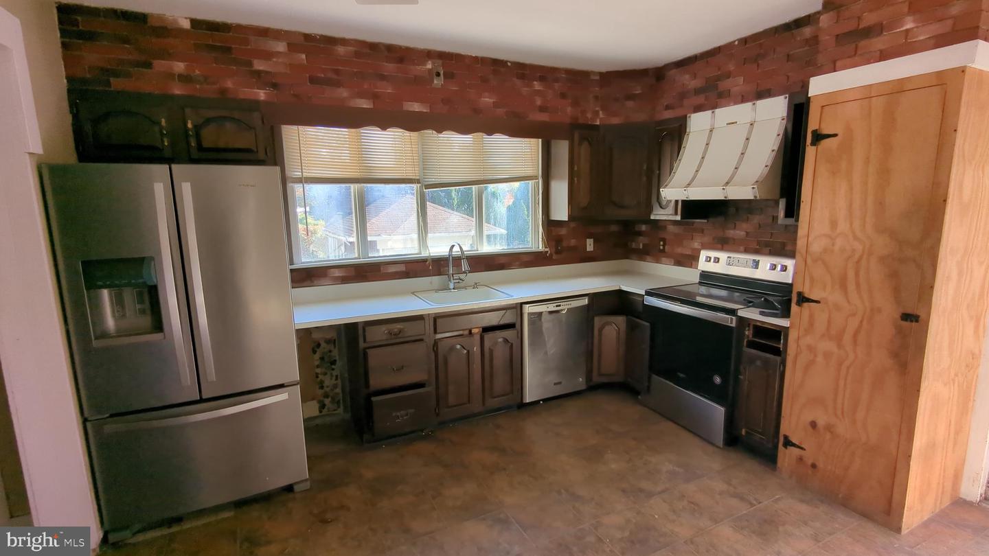 323 S Chester Pike Property Photo 11