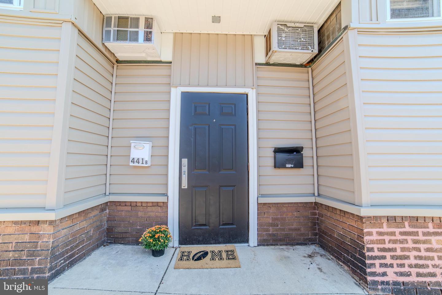 441 Sharon Ave Property Photo 1