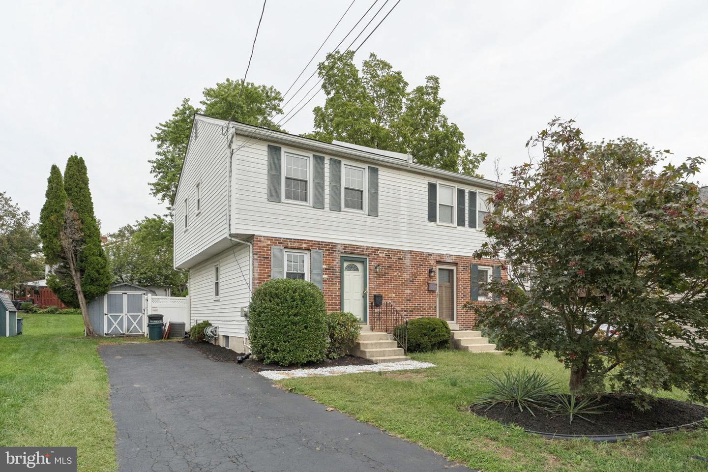 223 Harding Ave Property Photo 1