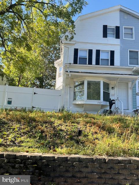 722 LINCOLN AVE Property Photo 1