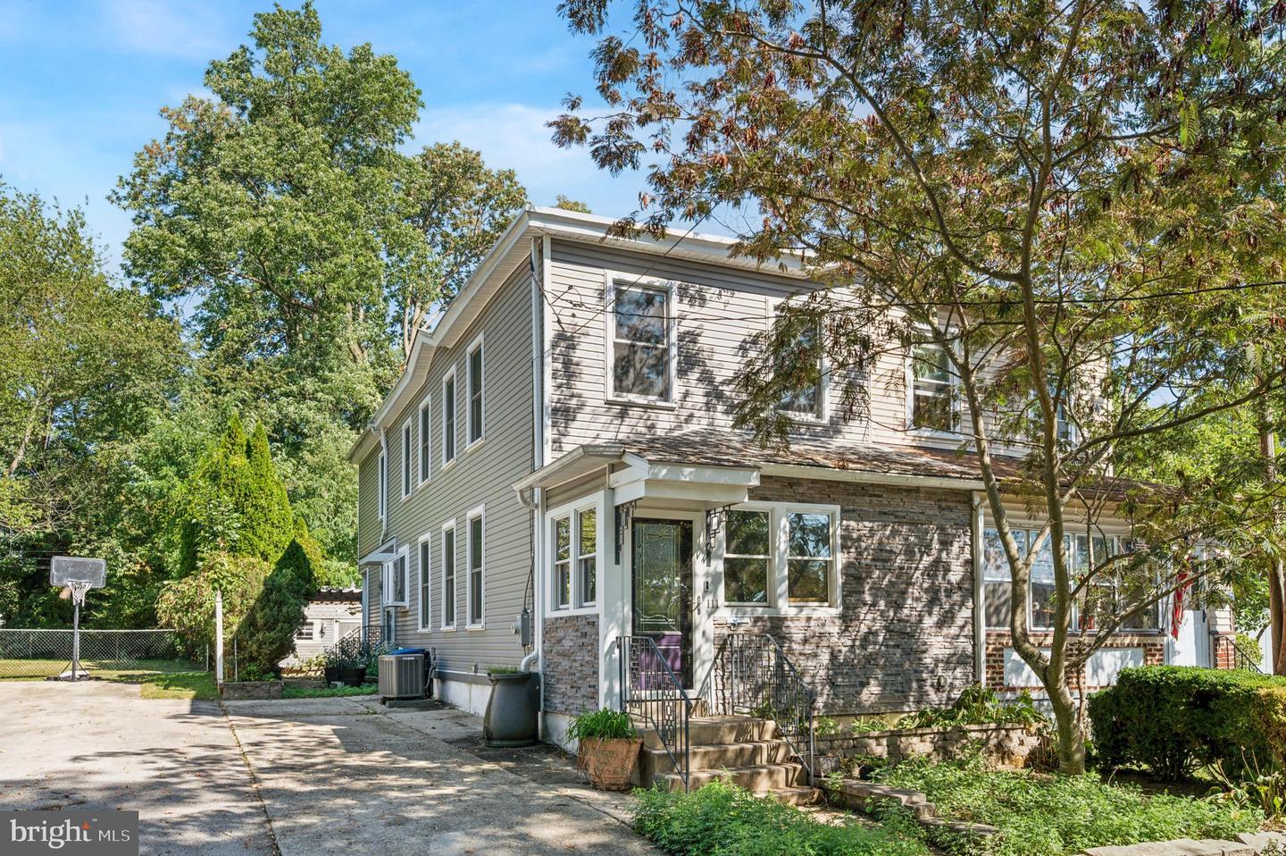 111 Broad St Property Photo 1