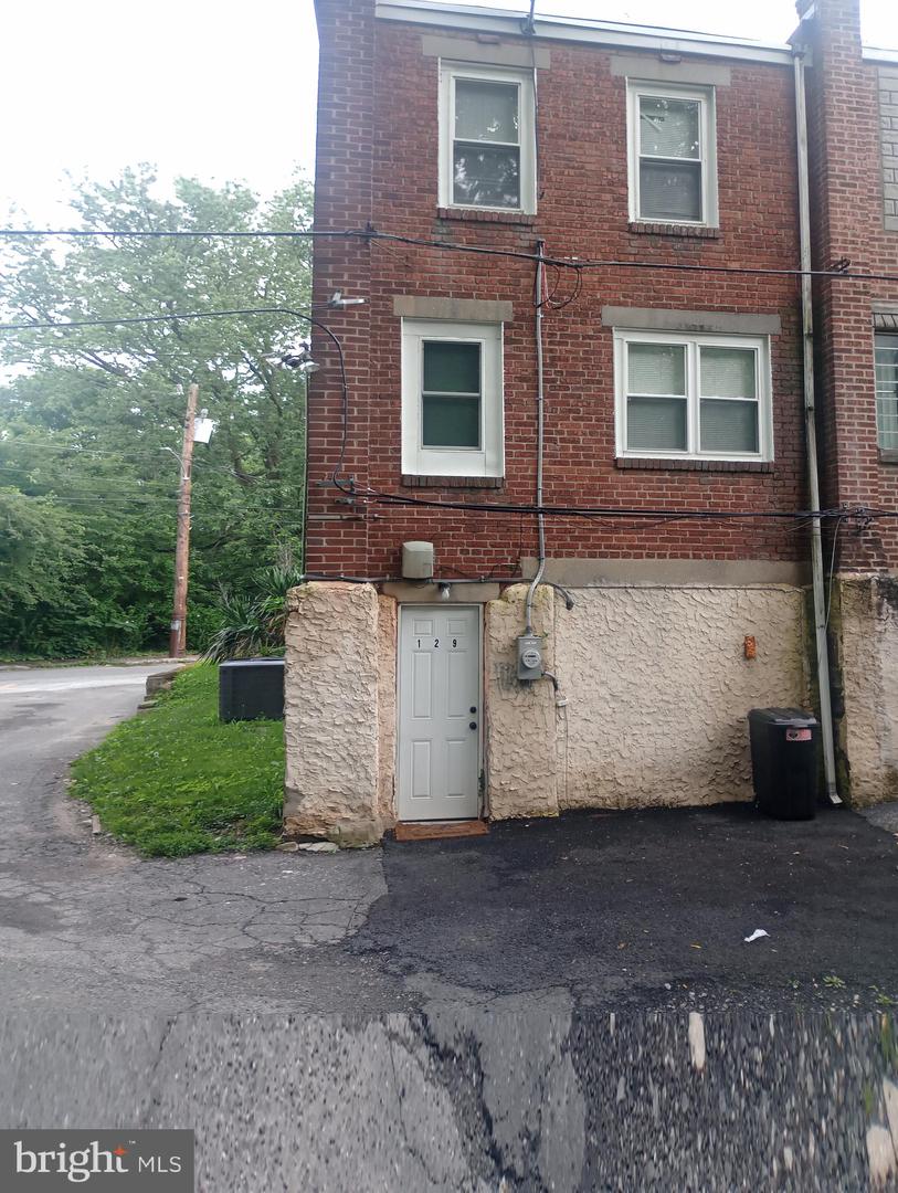 129 Branford Rd Property Photo 10