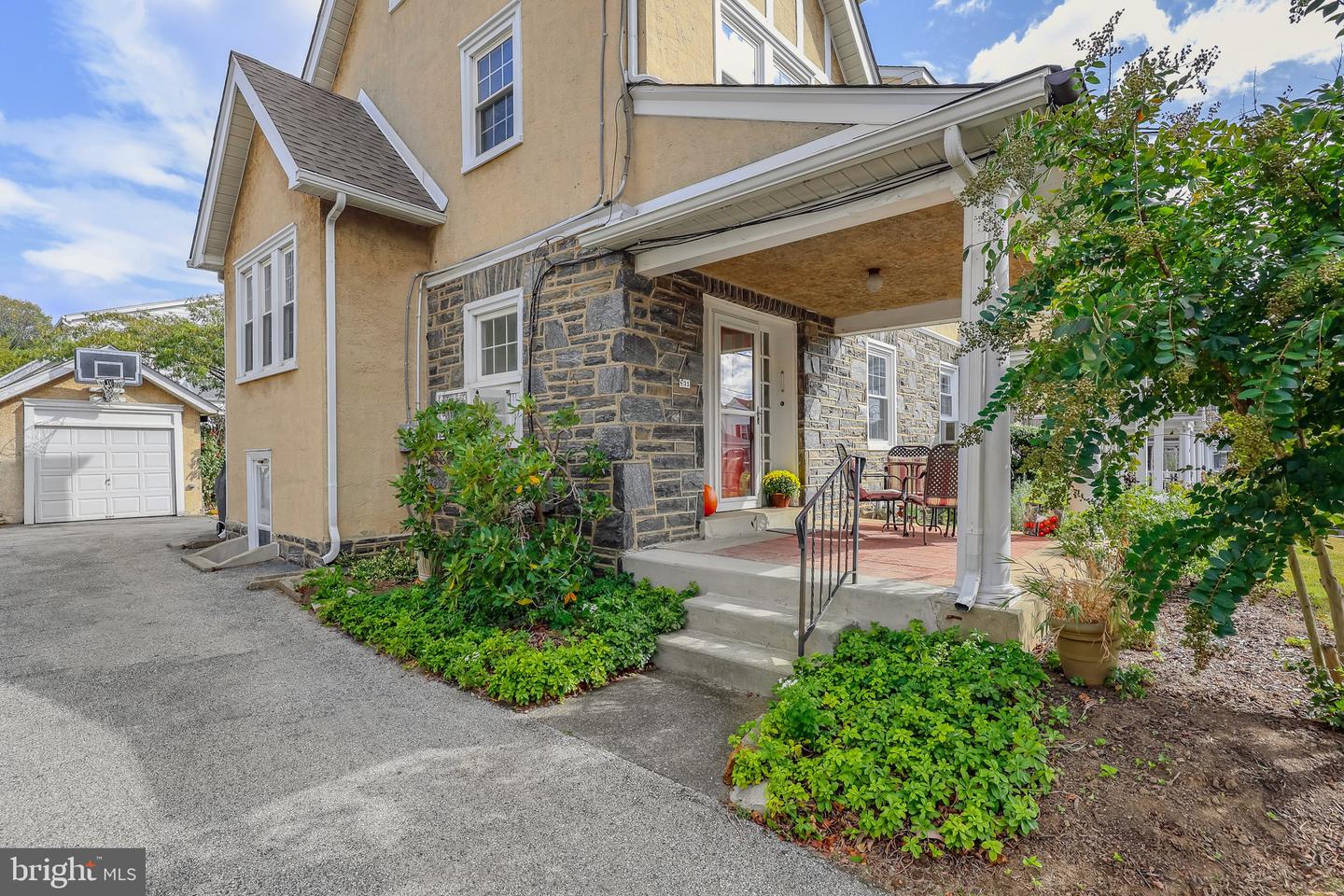 831 Concord Ave Property Photo 1