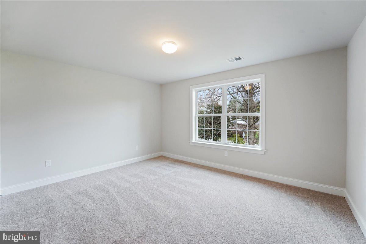 1240 Gradyville Rd Property Photo 23