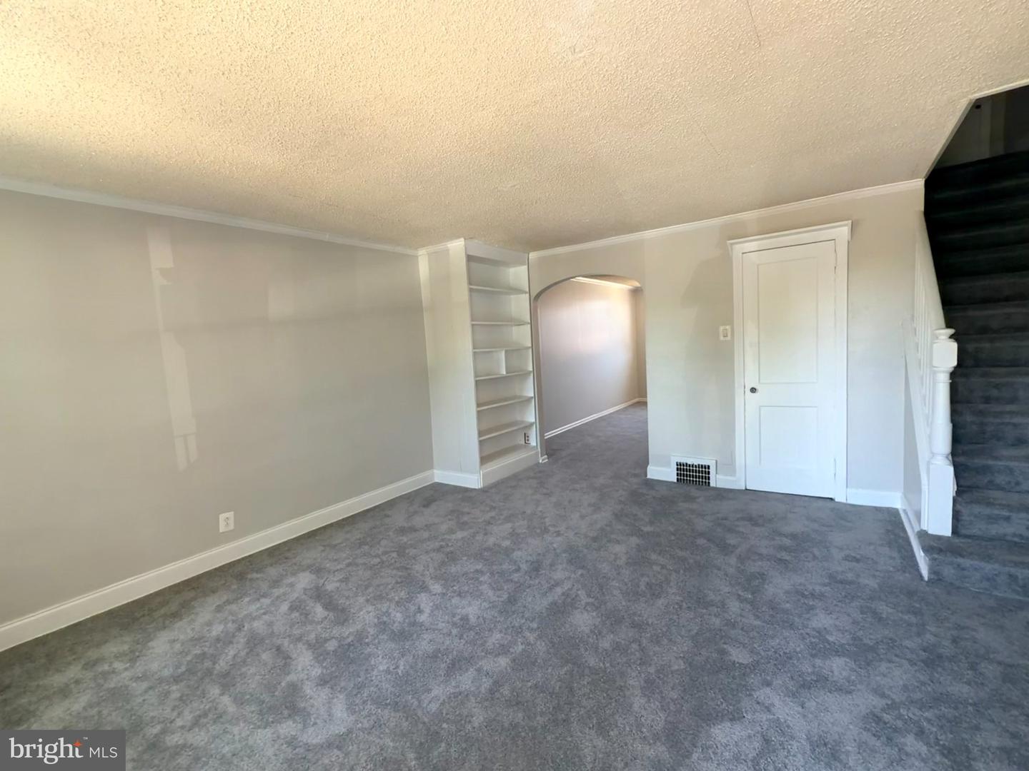 921 Lincoln St Property Photo 2