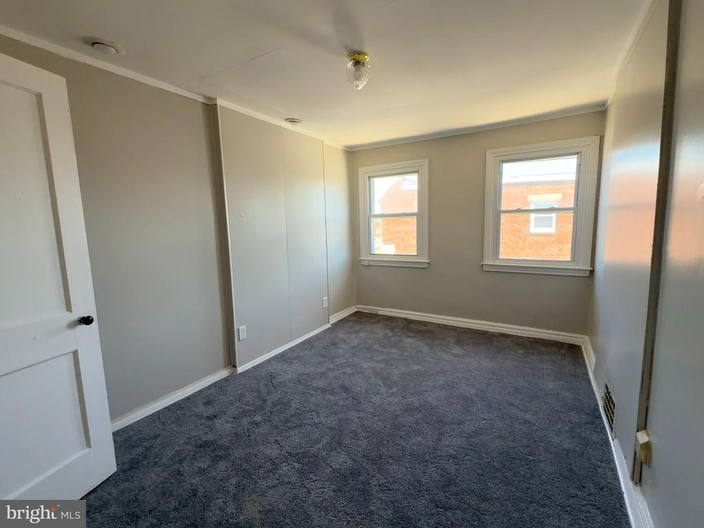 921 Lincoln St Property Photo 7