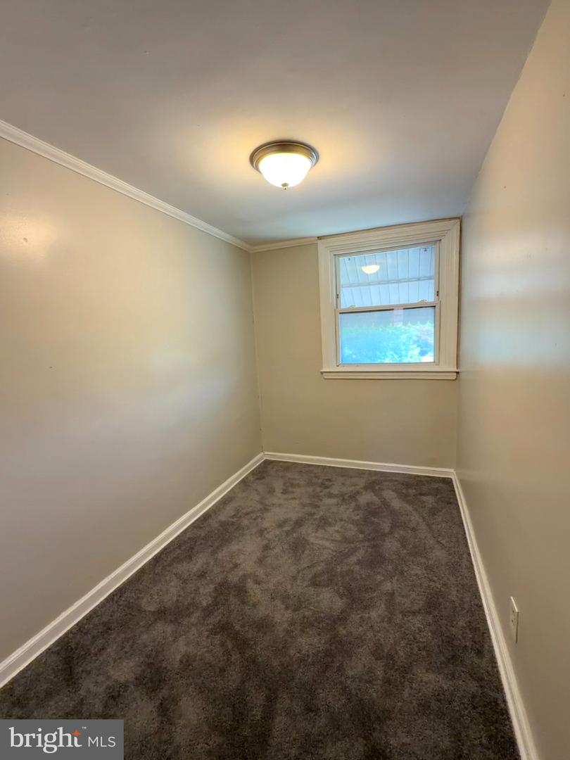 921 Lincoln St Property Photo 9