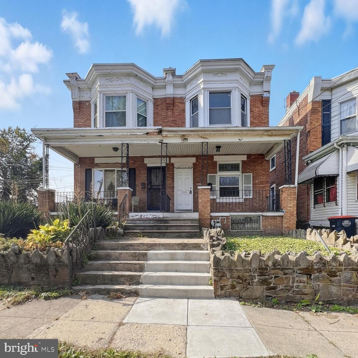 1102 Parker St Property Photo 1