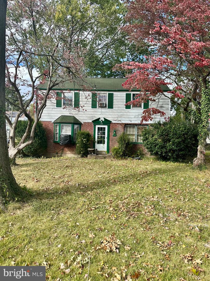 210 Farnham Rd Property Photo 2