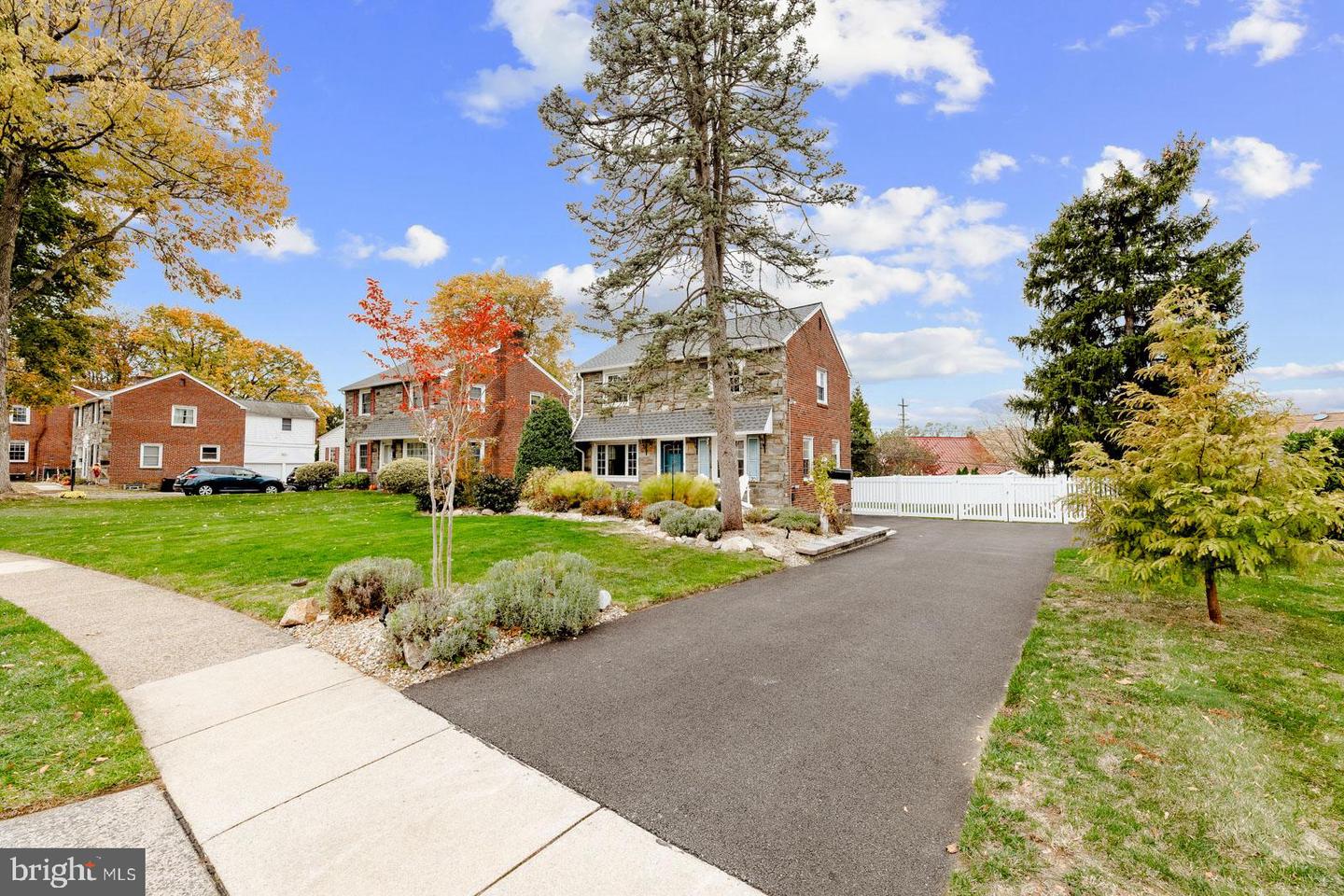 70 Meetinghouse Ln Property Photo 1