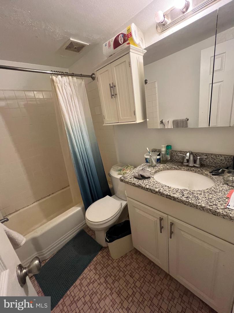 100 E Glenolden Ave #e-12 Property Photo 12