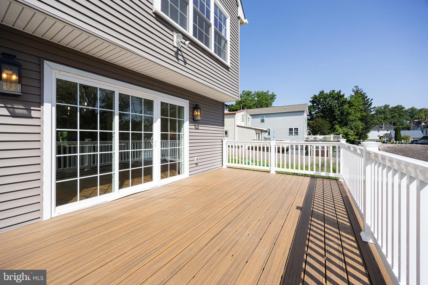 611 Summer St Property Photo 5