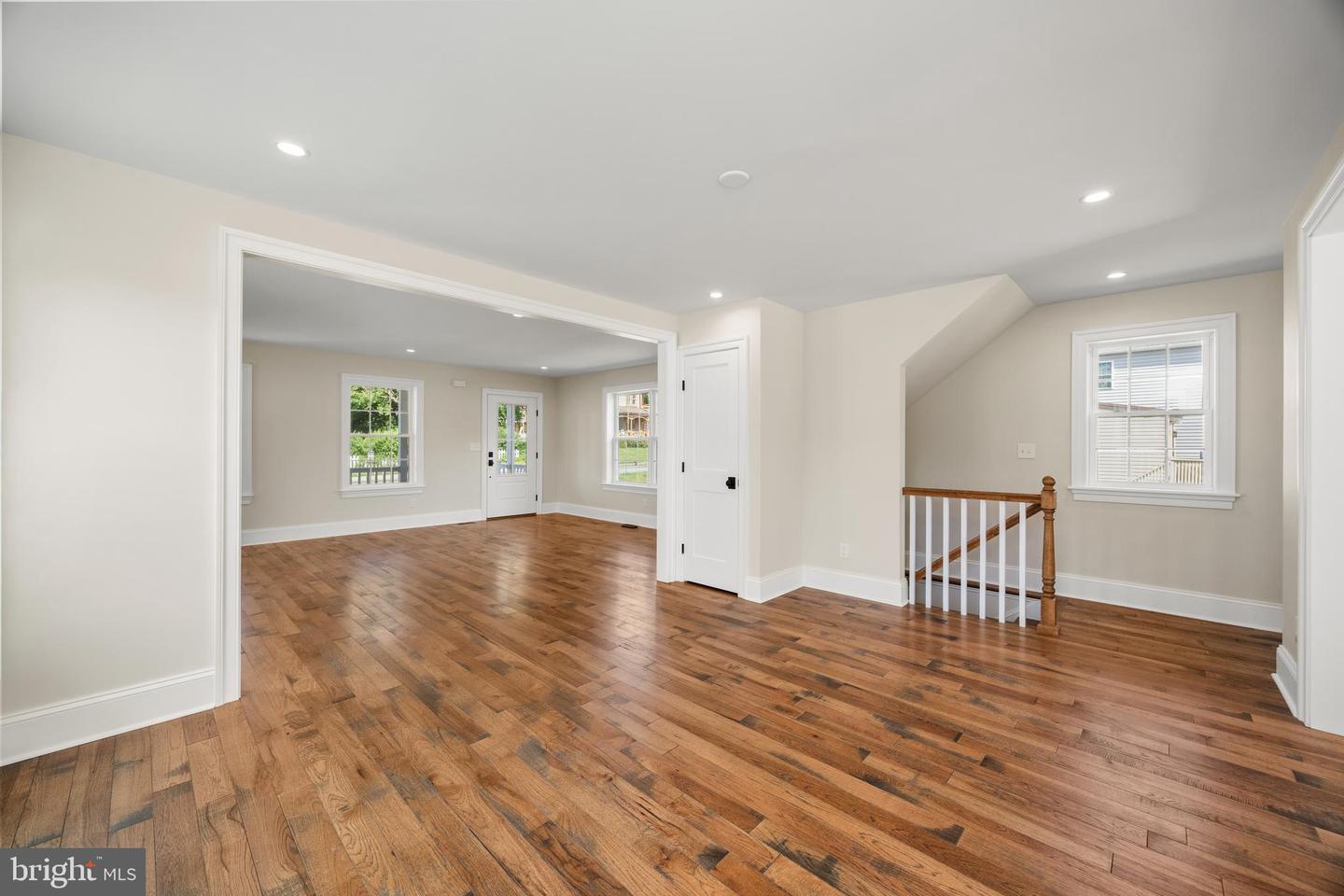 611 Summer St Property Photo 10