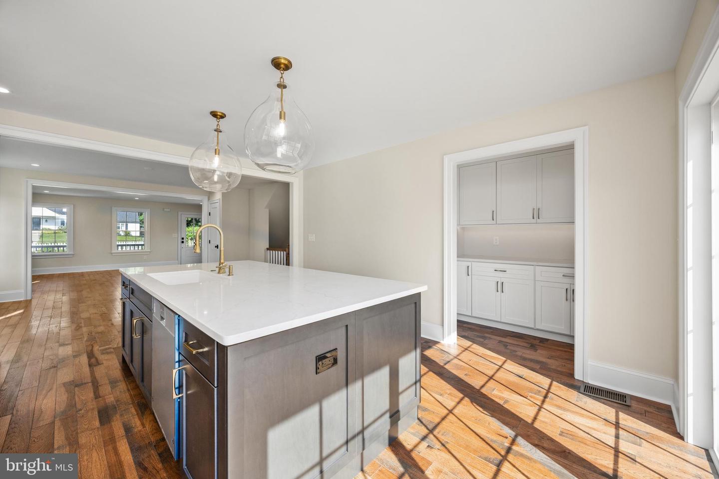 611 Summer St Property Photo 13