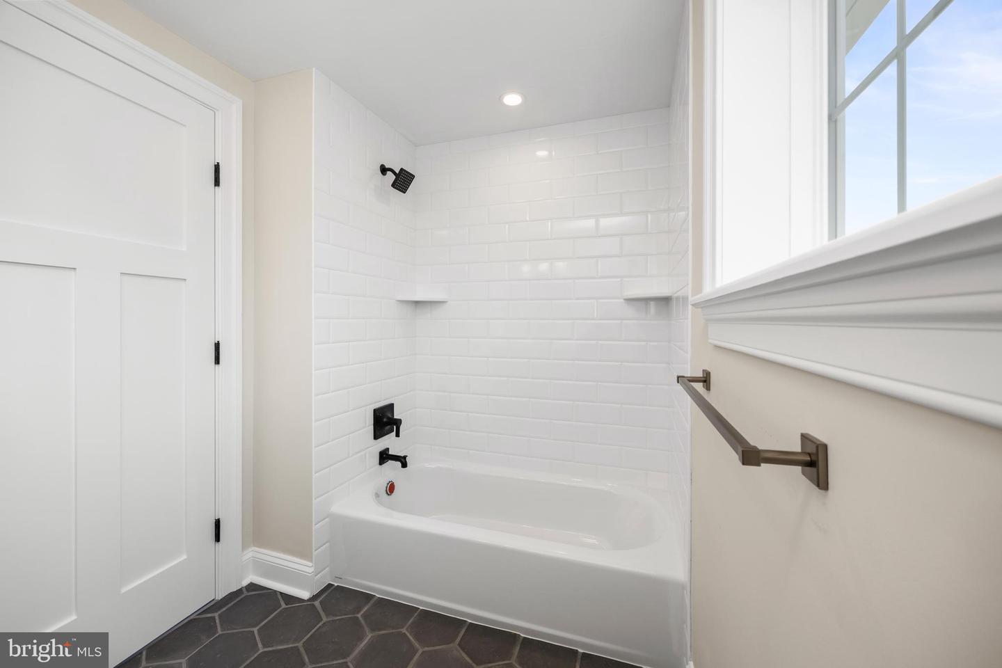 611 Summer St Property Photo 35