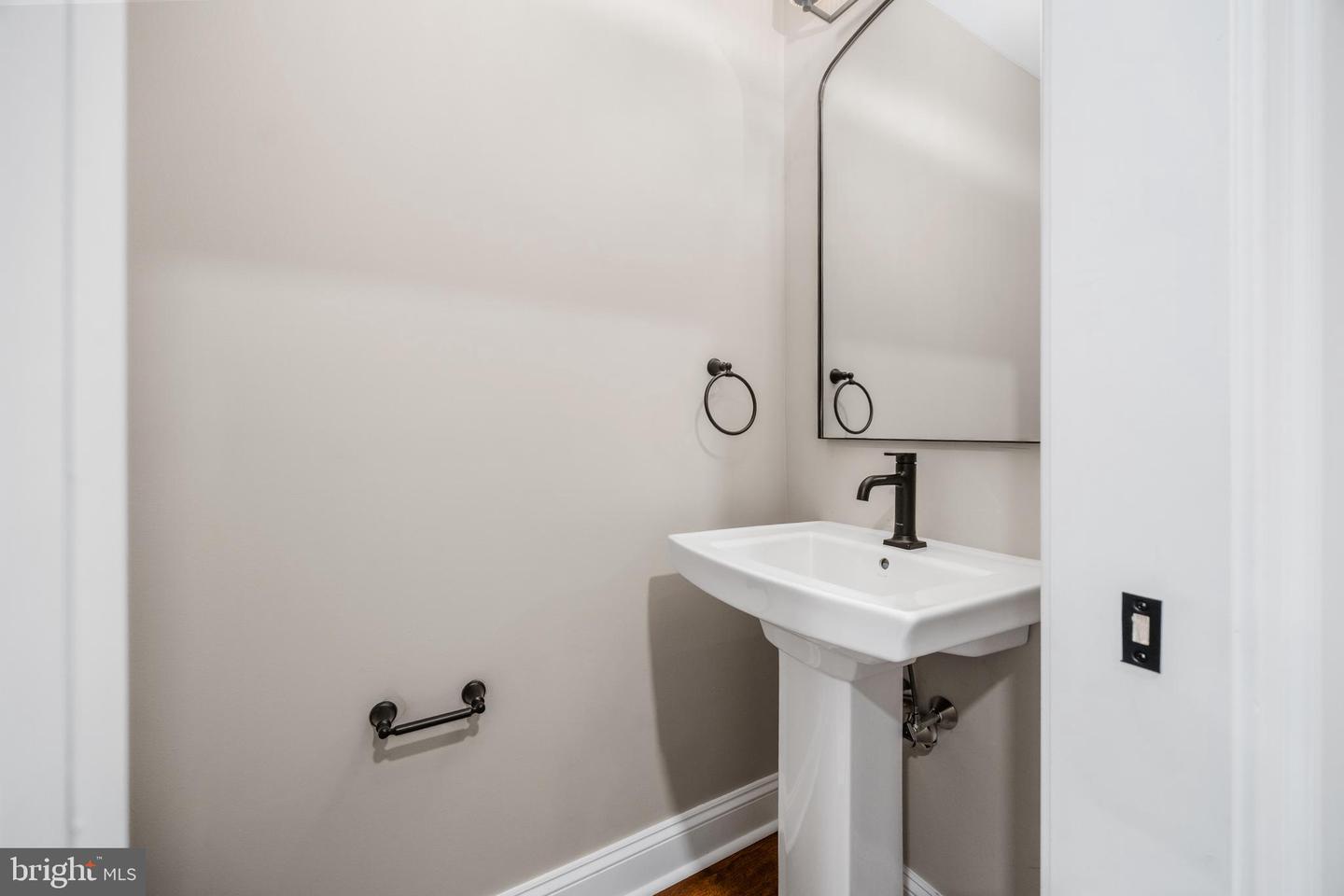 611 Summer St Property Photo 44