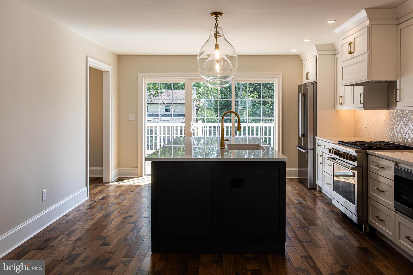 611 Summer St Property Photo 50