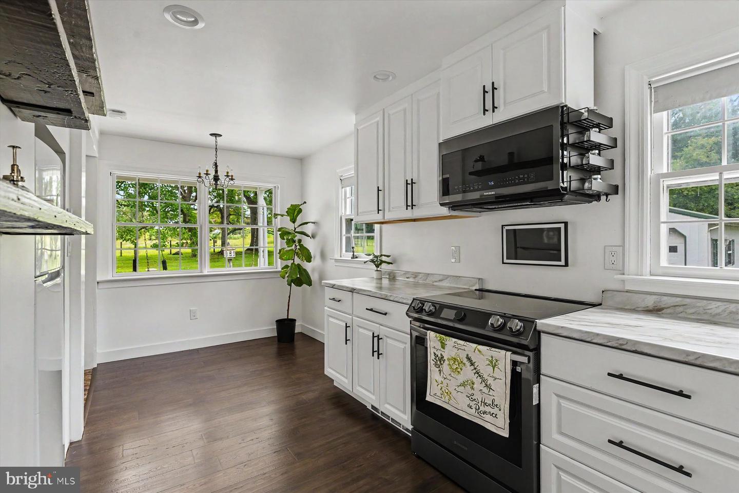 1554 Meadow Ln Property Photo 17