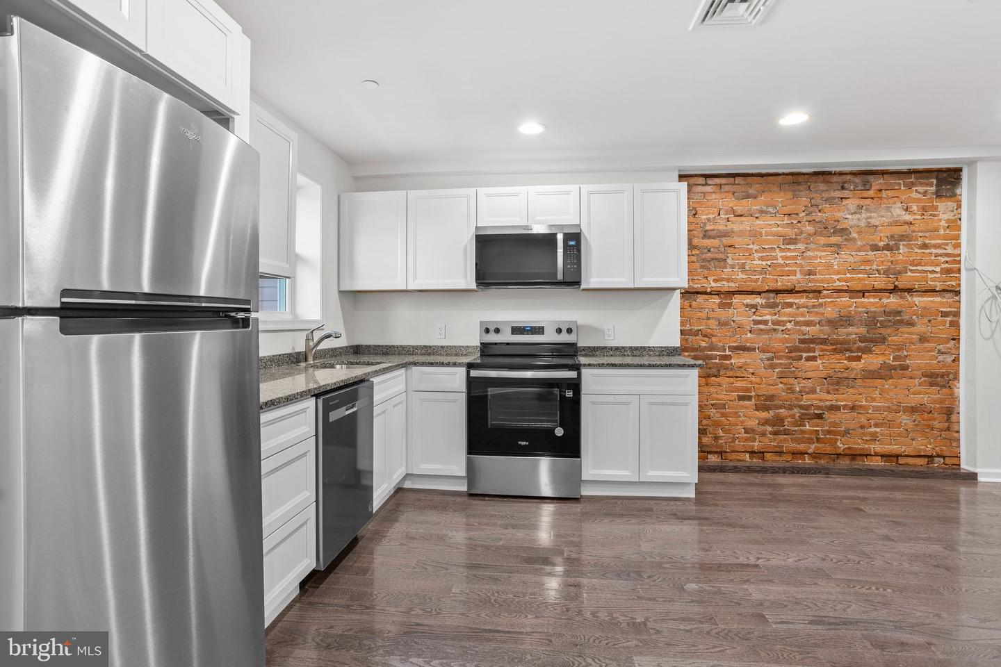 819 11th Ave #c Property Photo 8