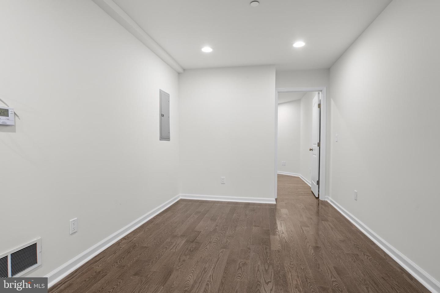 819 11th Ave #c Property Photo 10