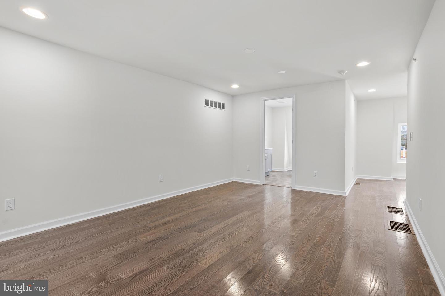 819 11th Ave #c Property Photo 18