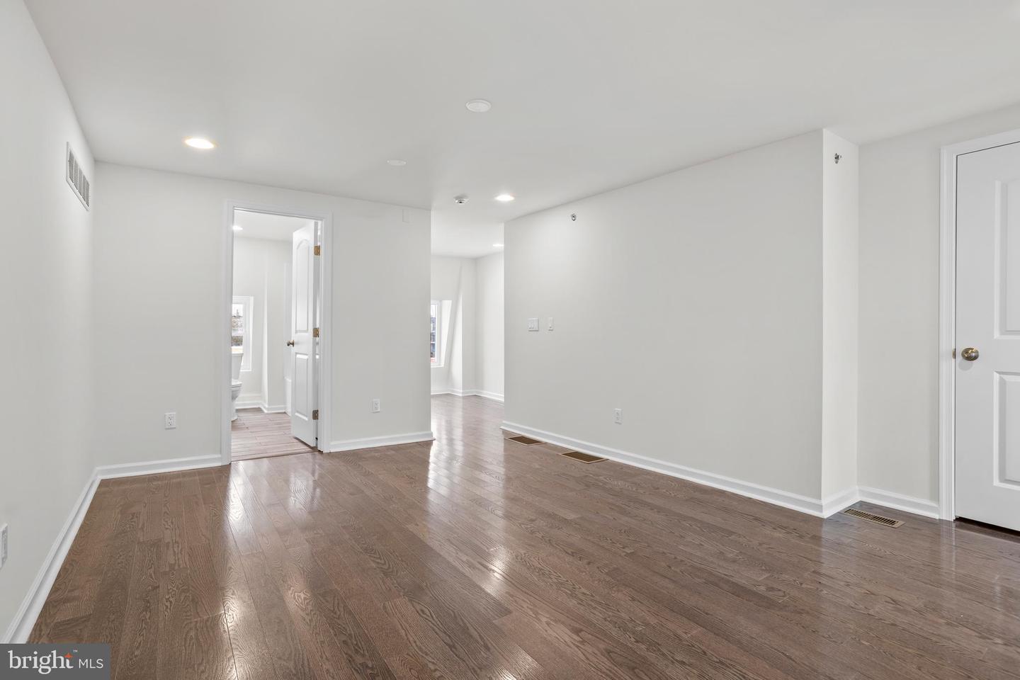 819 11th Ave #c Property Photo 19