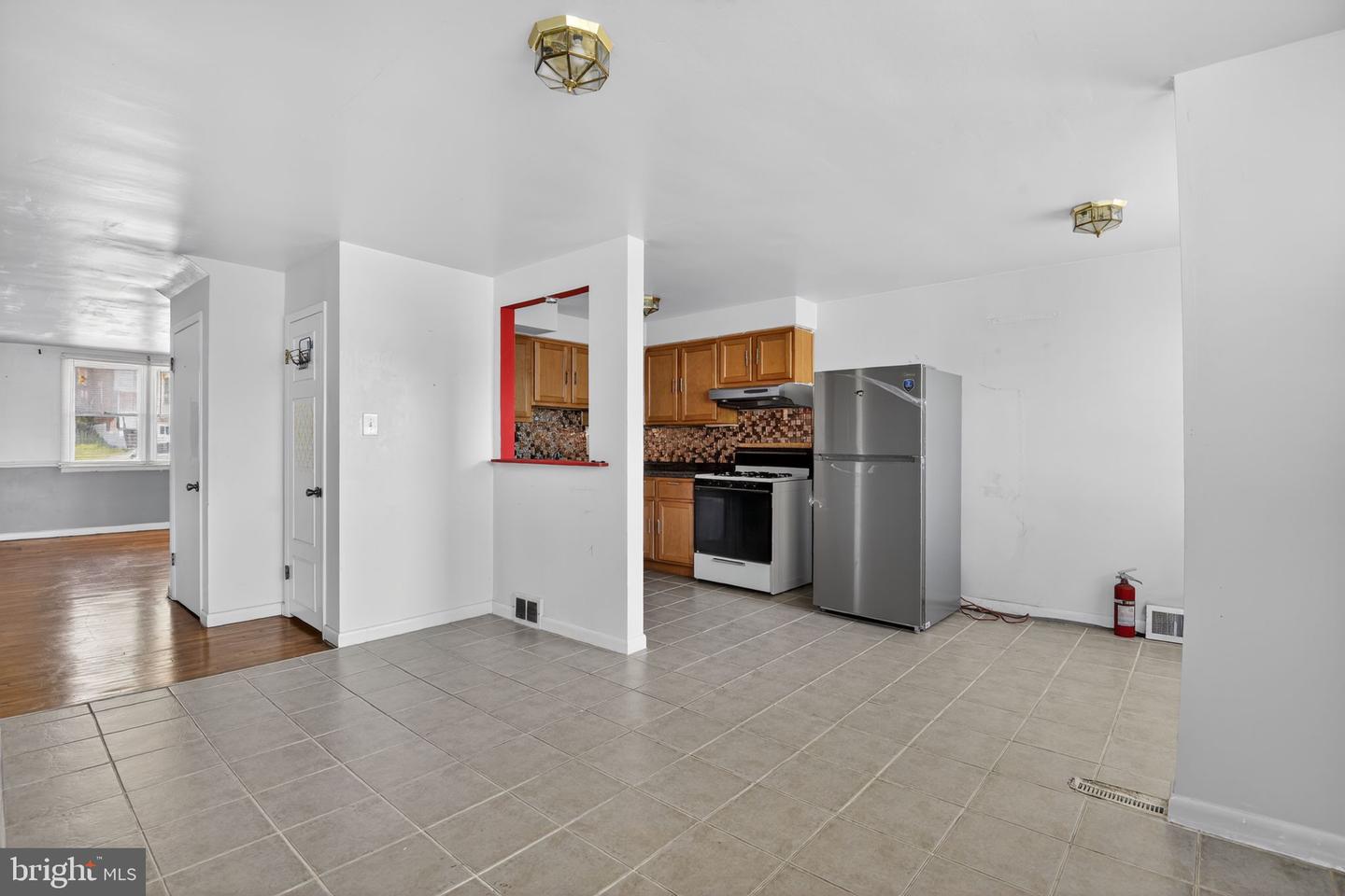 4026 Gideon Rd Property Photo 6
