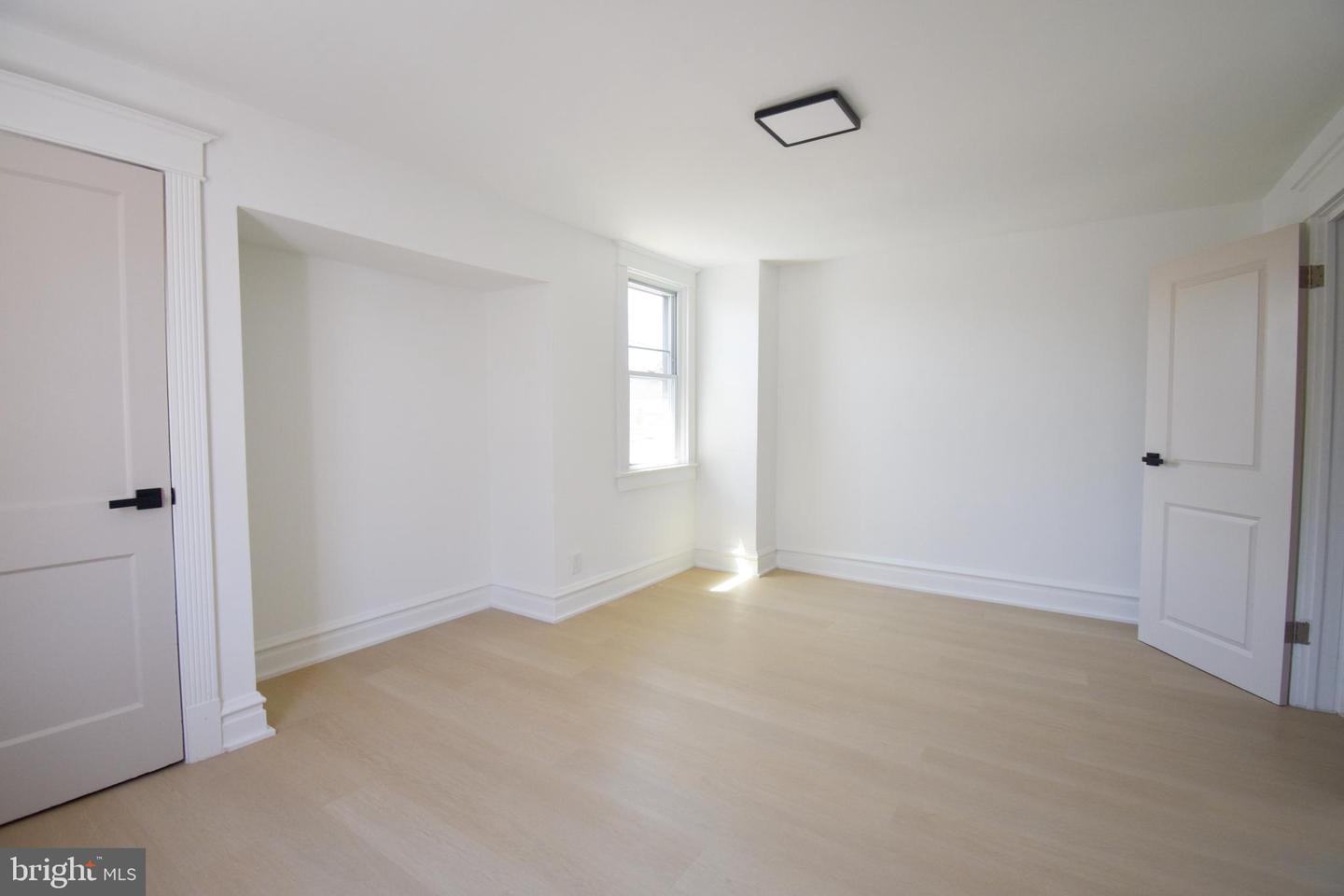 247 Heather Rd Property Photo 11