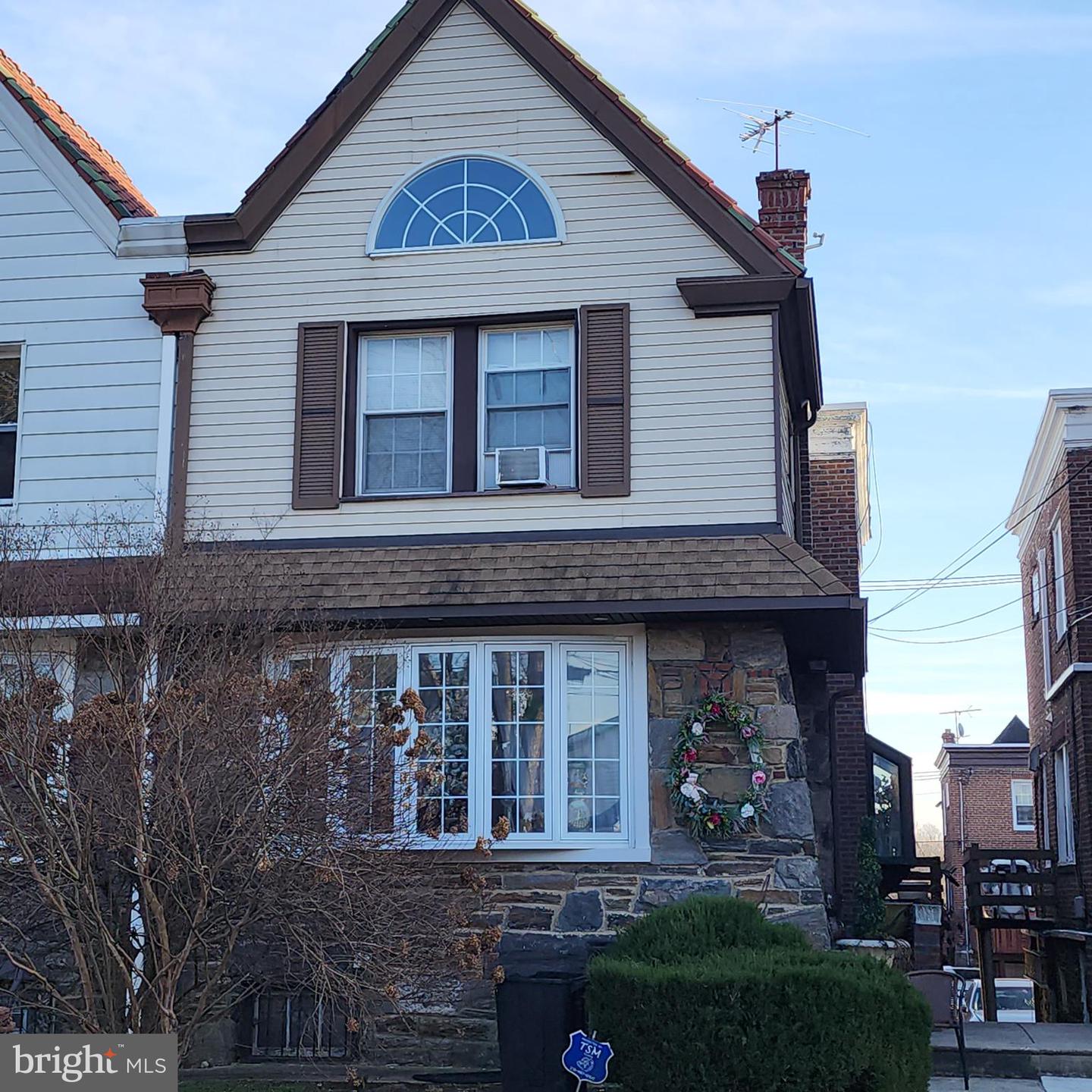 912 Whitby Ave Property Photo 1