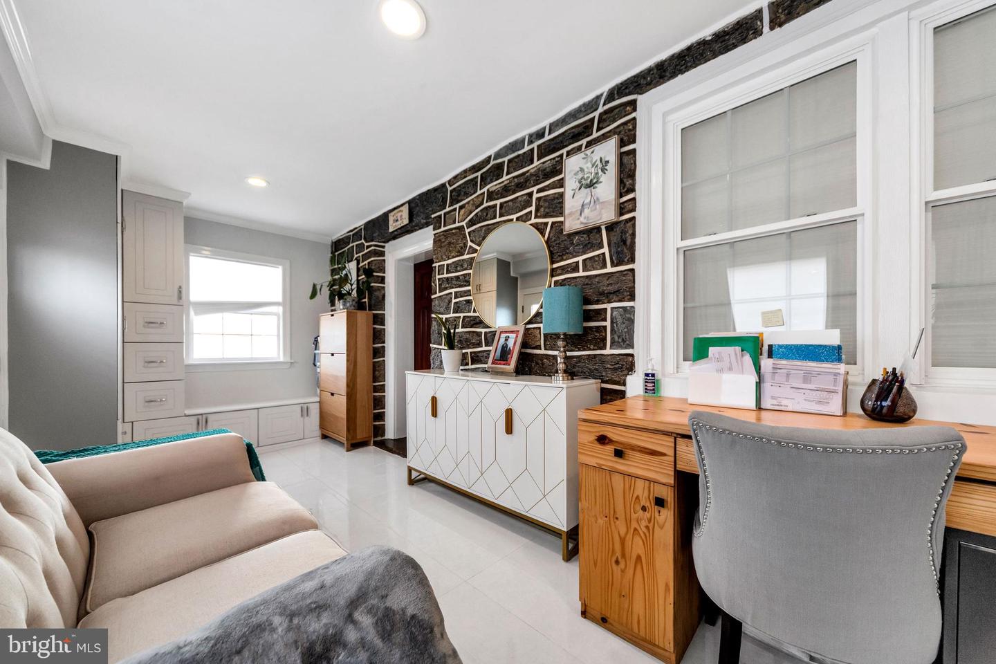 15 Kenmore Rd Property Photo 4