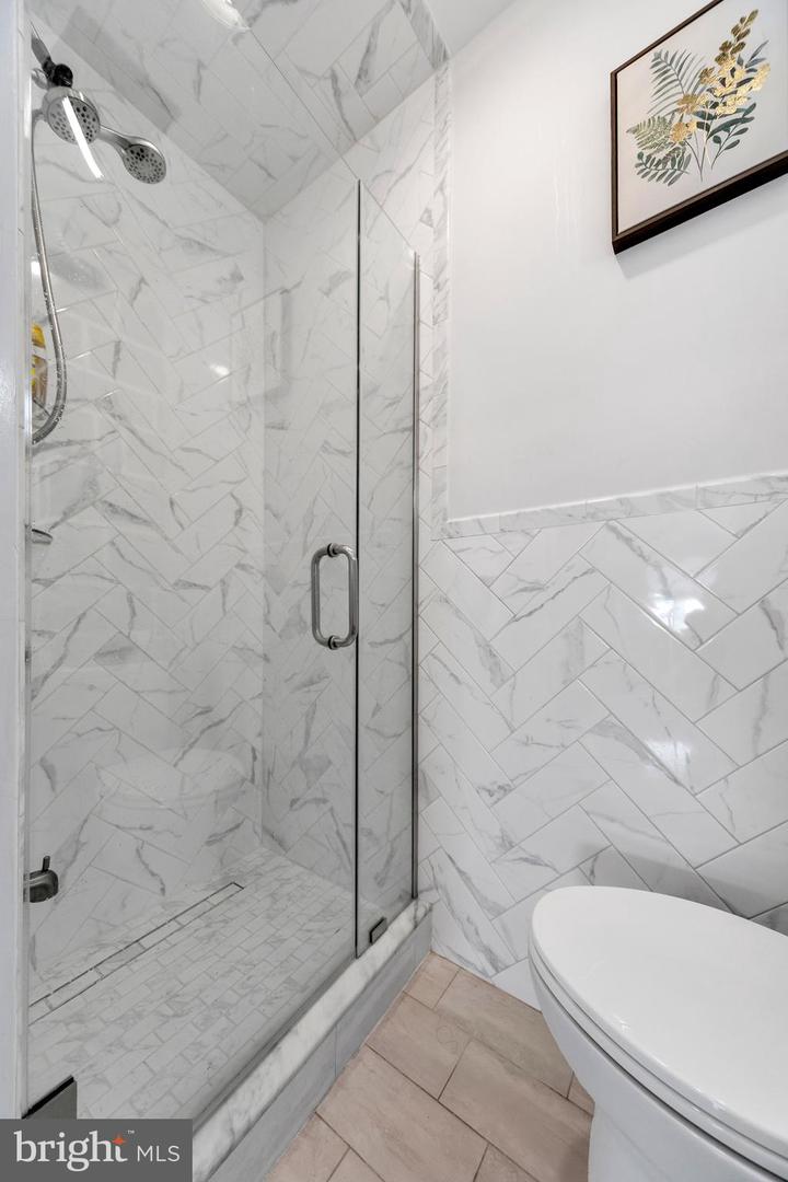 15 Kenmore Rd Property Photo 7