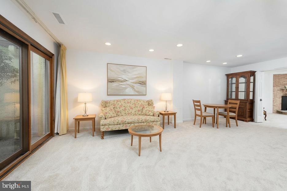 30 Park Ave Property Photo 3