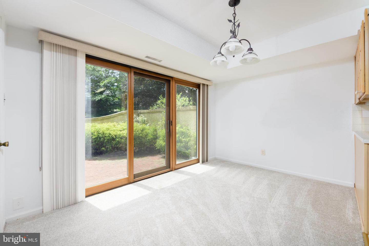 30 Park Ave Property Photo 8
