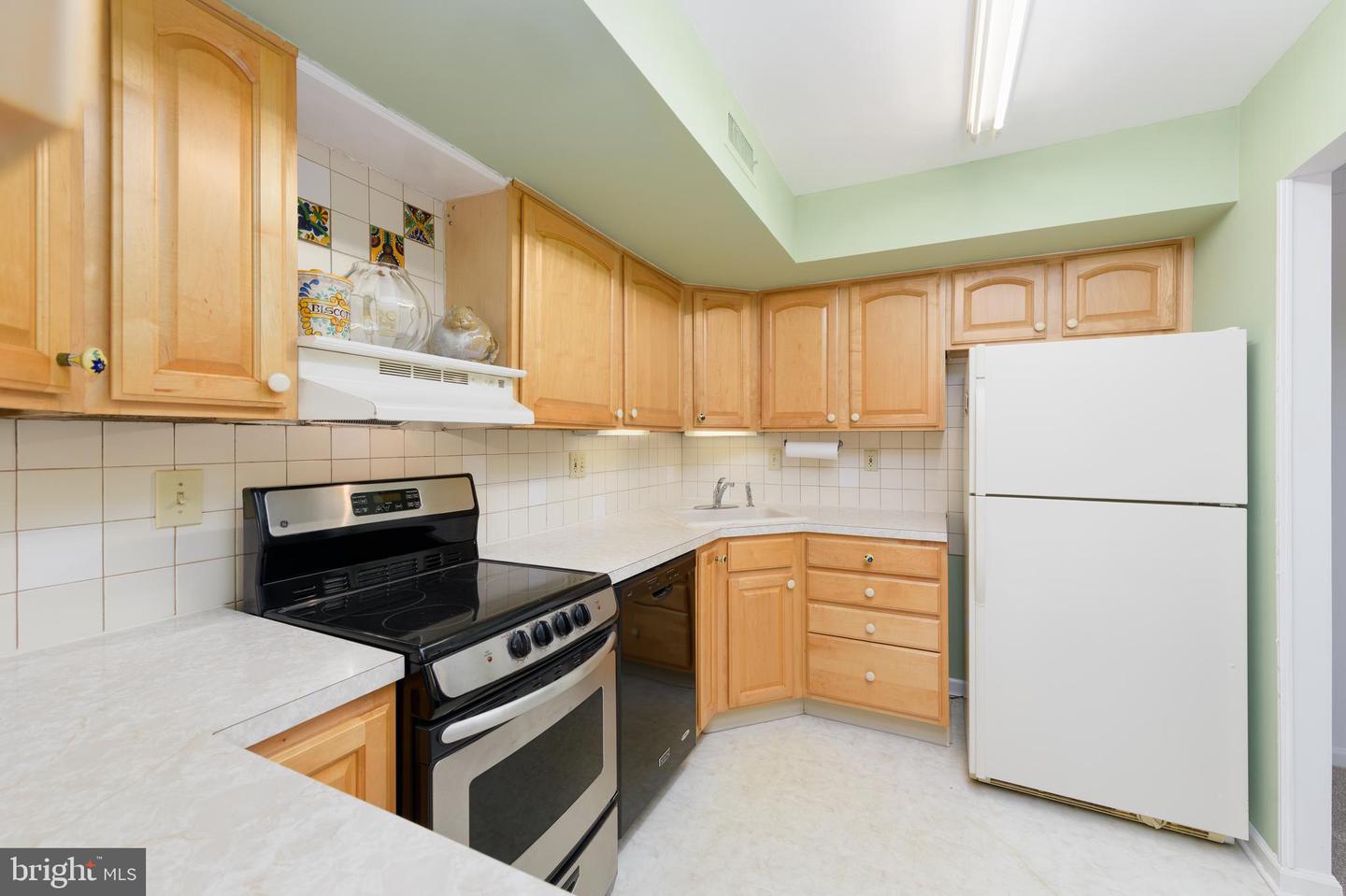 30 Park Ave Property Photo 11