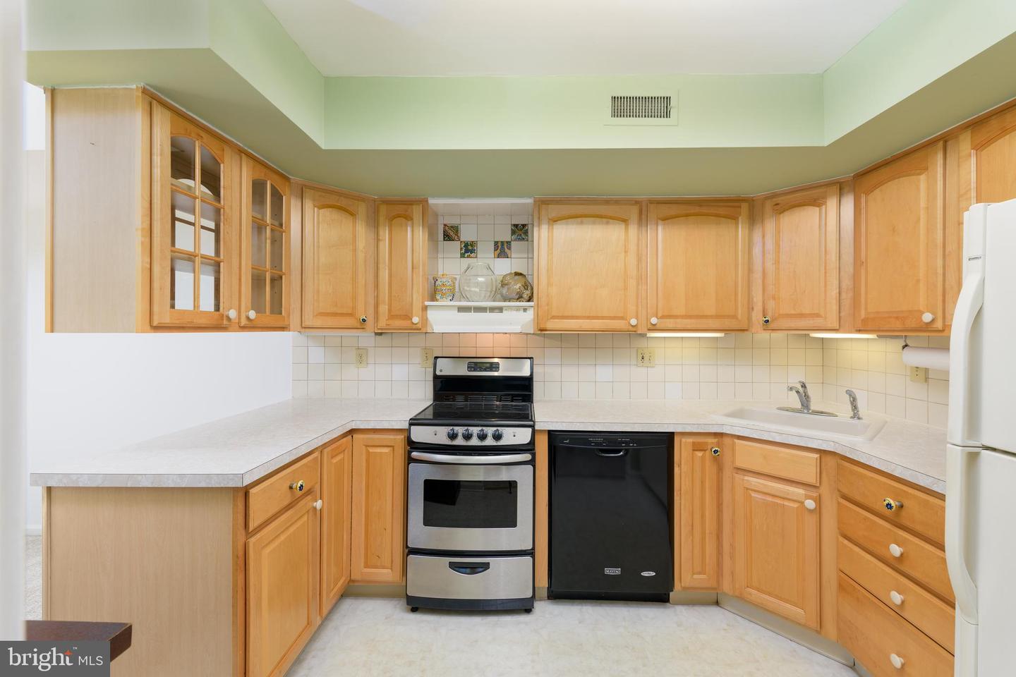 30 Park Ave Property Photo 12