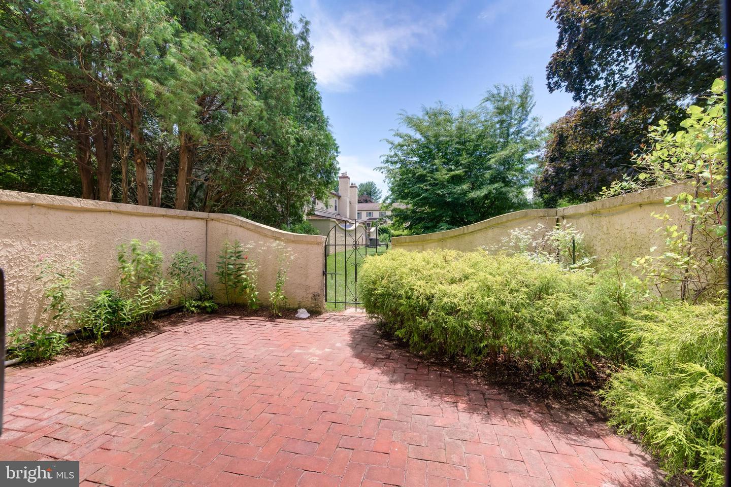 30 Park Ave Property Photo 25